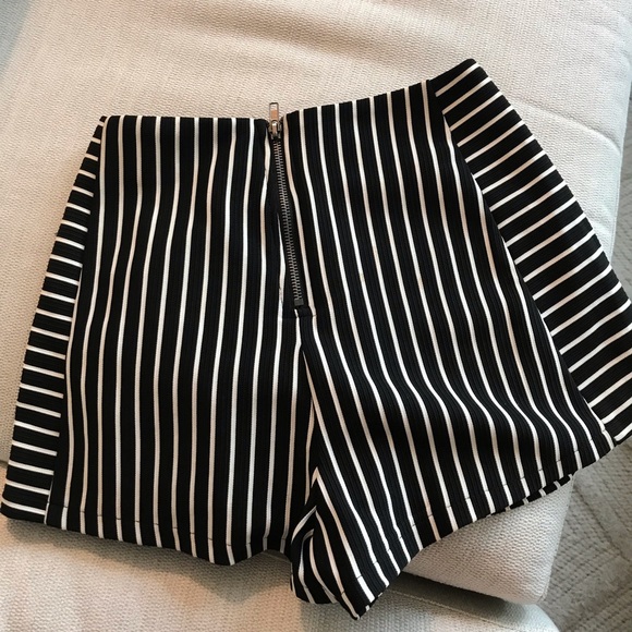 Striped LF Skort - Picture 3 of 3